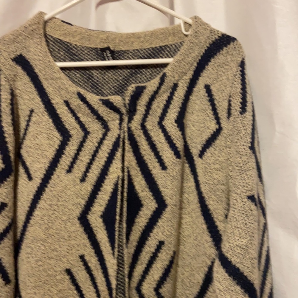 Sweater - Picture 2 of 4